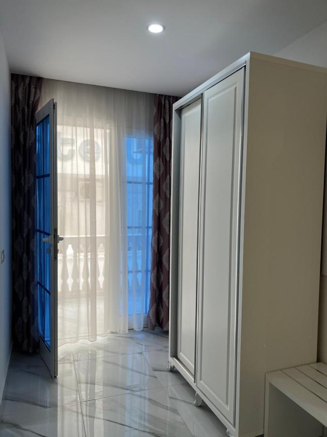 Ujvara Hotel Голем Екстериор снимка