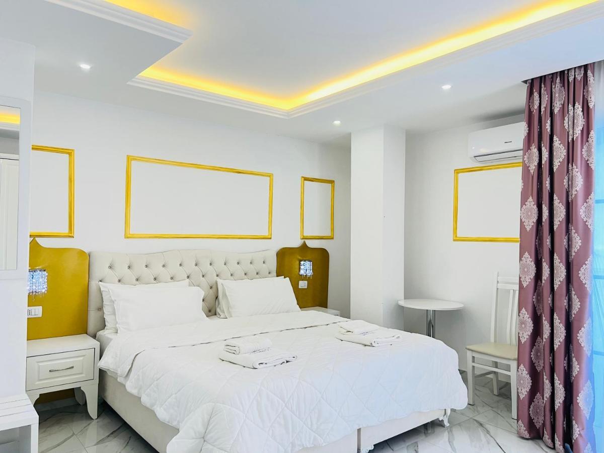 Ujvara Hotel Голем Екстериор снимка