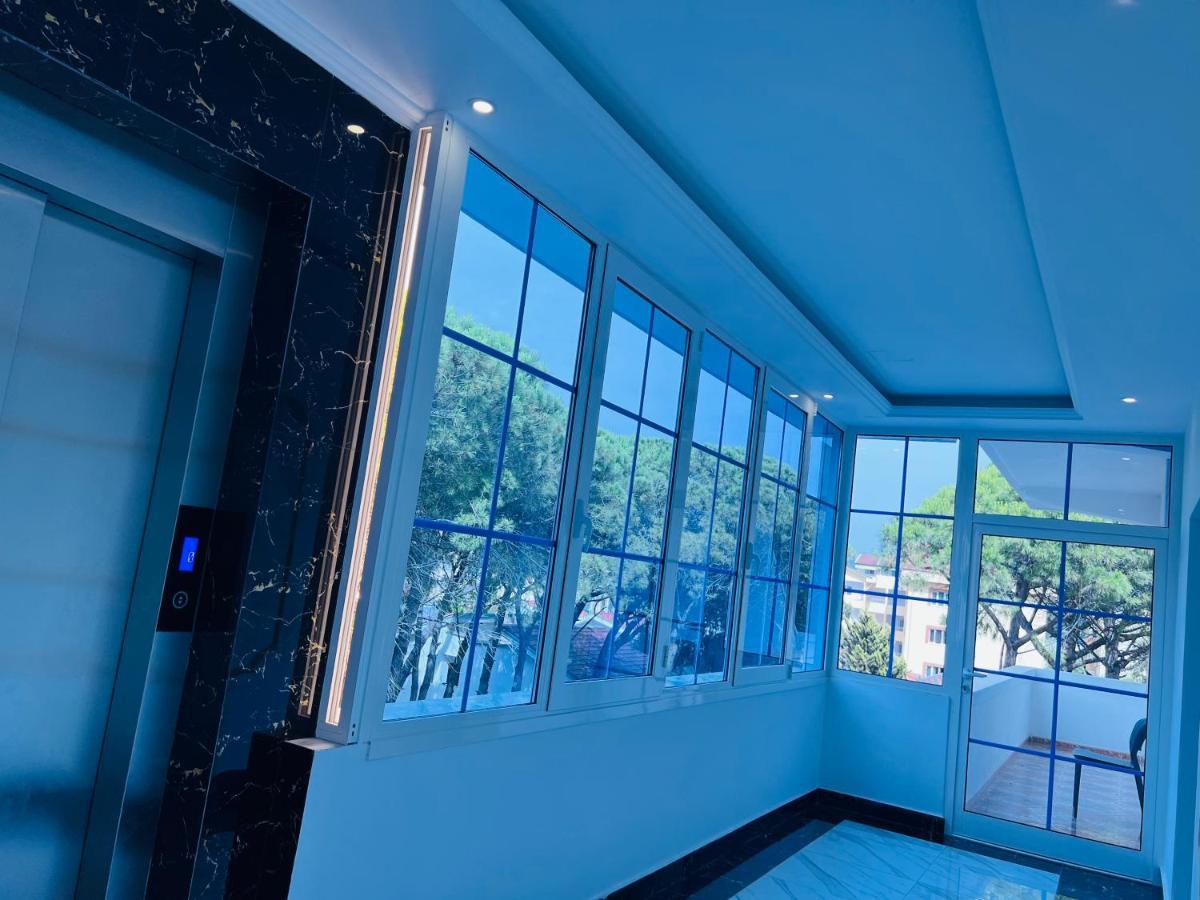 Ujvara Hotel Голем Екстериор снимка
