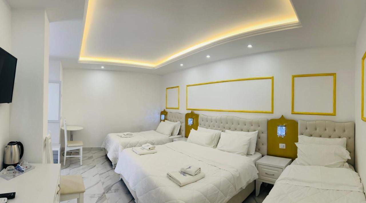 Ujvara Hotel Голем Екстериор снимка