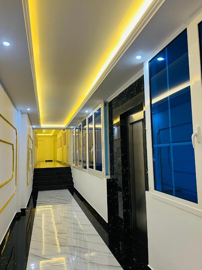 Ujvara Hotel Голем Екстериор снимка