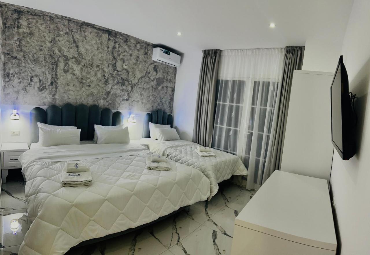Ujvara Hotel Голем Екстериор снимка