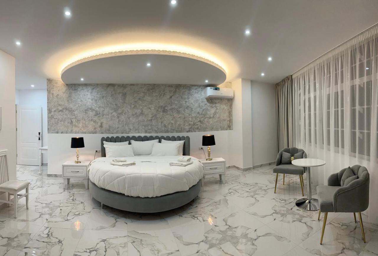Ujvara Hotel Голем Екстериор снимка
