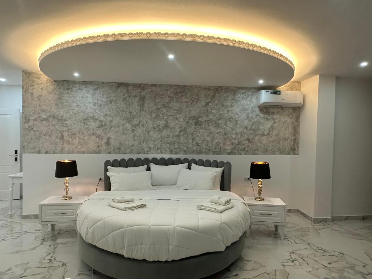 Ujvara Hotel Голем Екстериор снимка