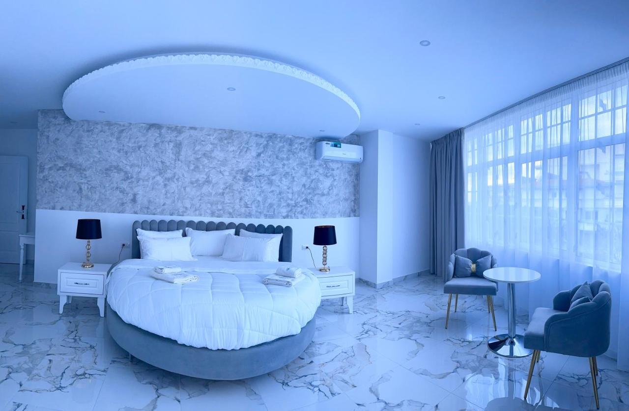 Ujvara Hotel Голем Екстериор снимка